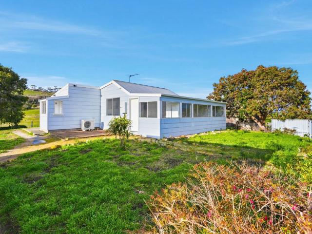 House for rent in Opossum Bay, Tasmania