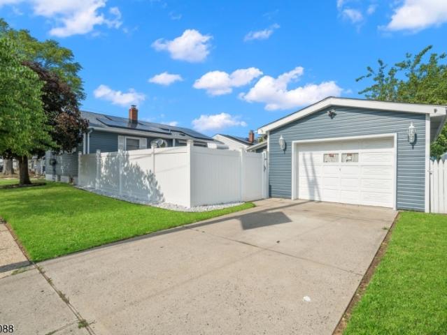 House for sale in Avenel, New Jersey