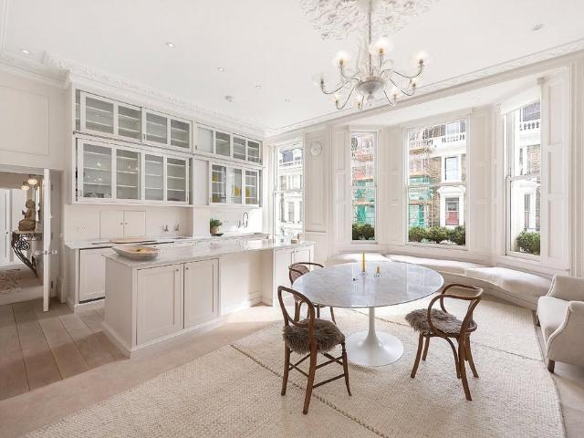 Apartment for rent in The Phillimore Estate, Greater London
