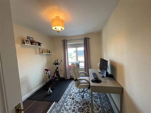 Semi Detached House to rent in Wicklow