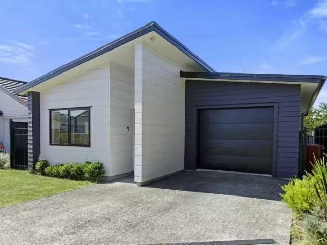House for sale in Pauatahanui, Wellington