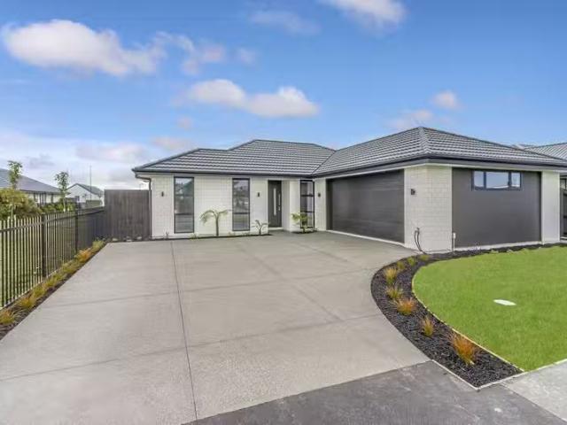 House for rent in Chaslands, Canterbury