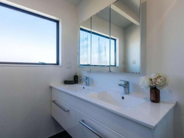 House for sale in Oneroa, Waiheke