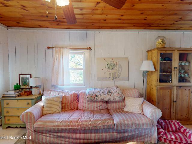 House for sale in Town of New Baltimore, Greene County