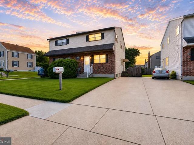 Townhouse for sale in Delco, Pennsylvania