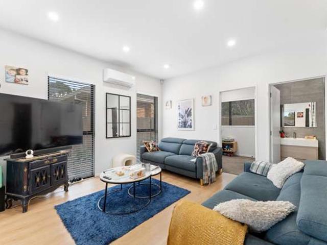 Townhouse for sale in Paremoremo