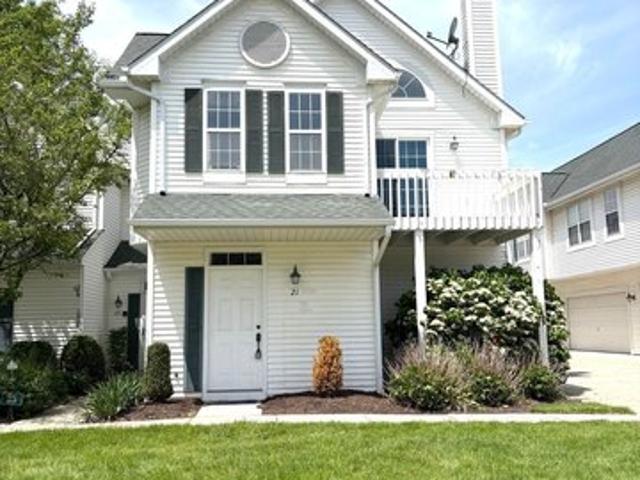 Condo for sale in North Olmsted, Ohio