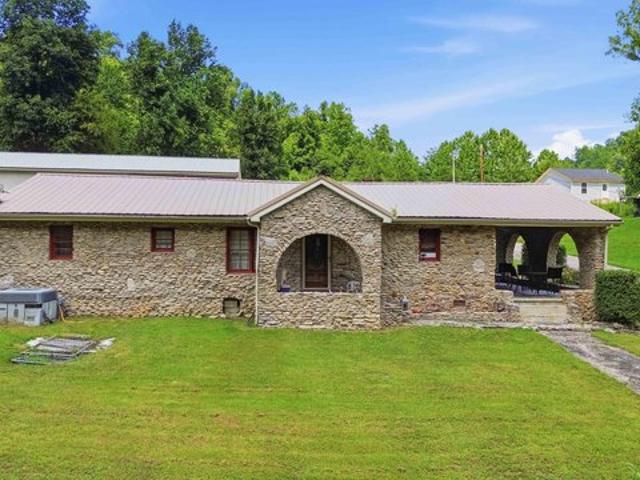 House for sale in Manchester, Kentucky