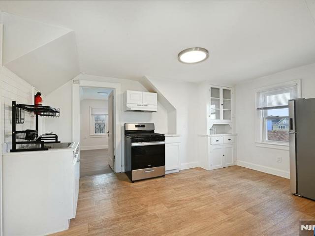 Apartment for rent in Clifton