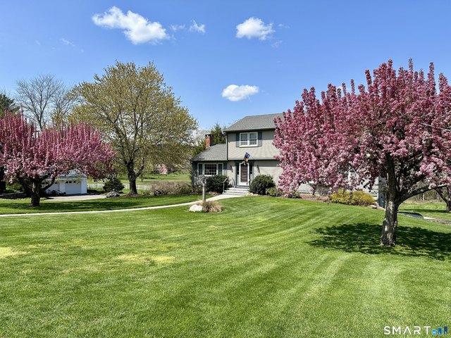 House for sale in Simsbury, Connecticut