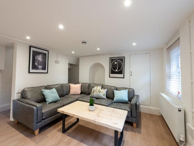 Apartment for rent in Newtown, Exeter