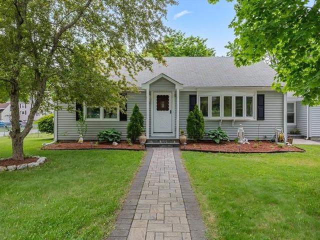 House for sale in North Uxbridge, Massachusetts