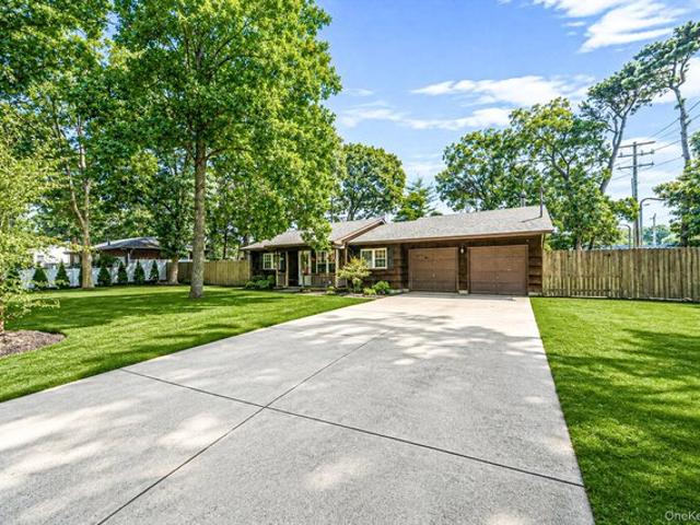 House for sale in Shirley, Town of Brookhaven