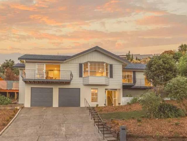 House for rent in Chaslands, Canterbury