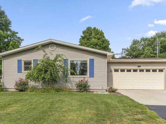 House for sale in Leesburg, Indiana