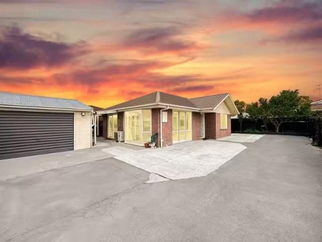 House for sale in Chaslands, Canterbury