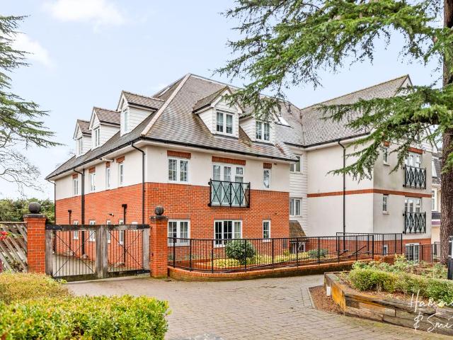 Apartment for rent in Ivy Chimneys, Epping