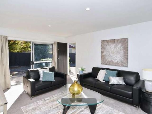 Property for sale in Chaslands, Canterbury