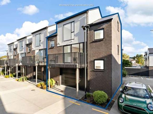 Townhouse for sale in New Lynn