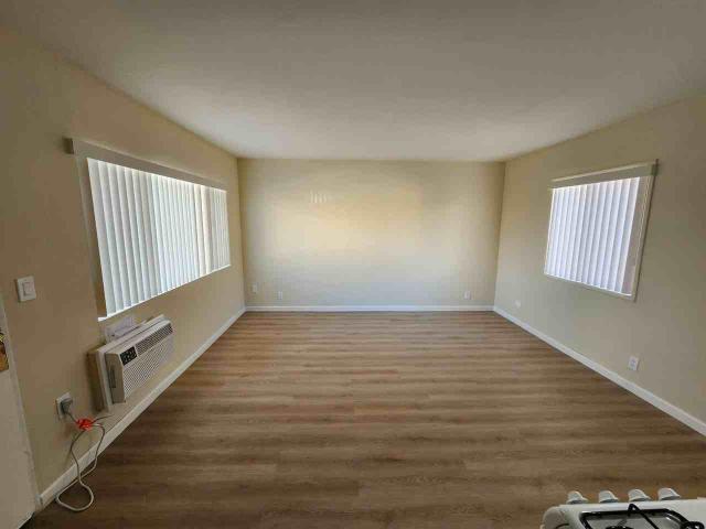 Apartment for rent in Midway City, California