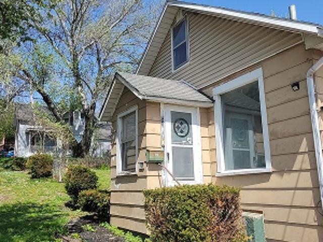 House for sale in Clinton, Iowa