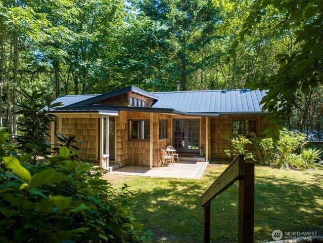 House for sale in Indianola, Washington