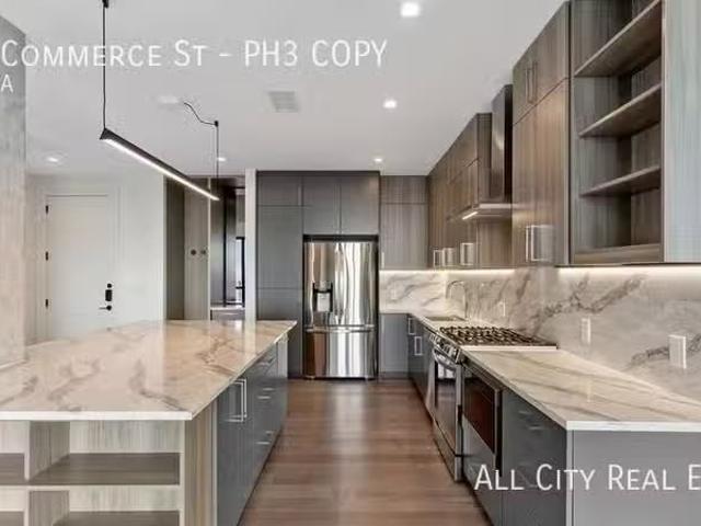 Condo for rent in Dallas