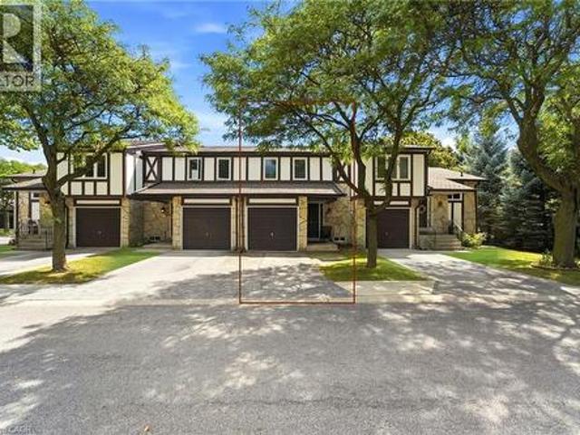Townhouse for sale in Burlington, Ontario