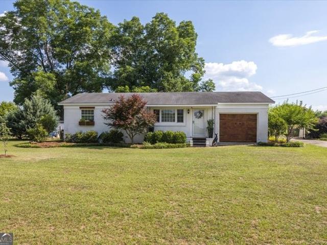 House for sale in Byron, Georgia