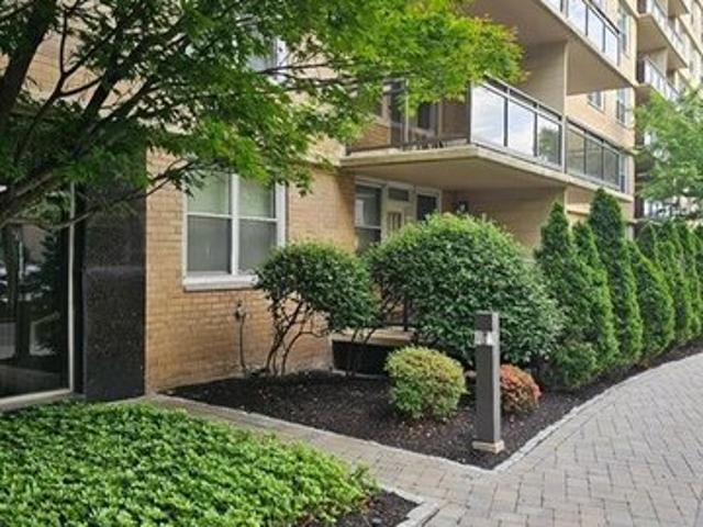 Condo for sale in Fort Lee, New Jersey