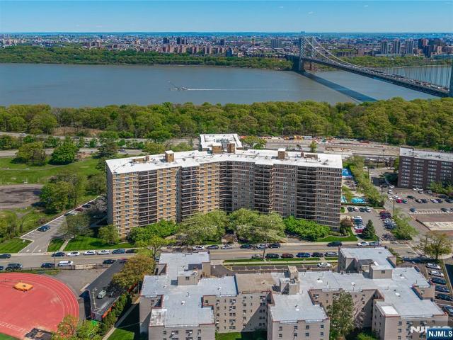 House for sale in Fort Lee, New Jersey