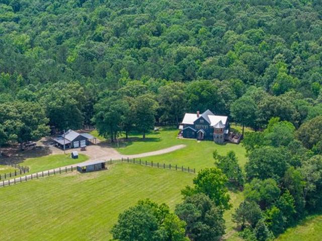 Farm for sale in Ark