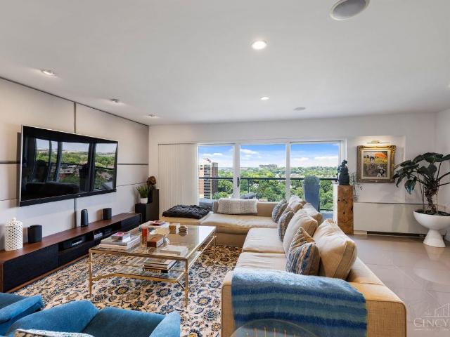 Condo for sale in Walnut Hills, Roselawn