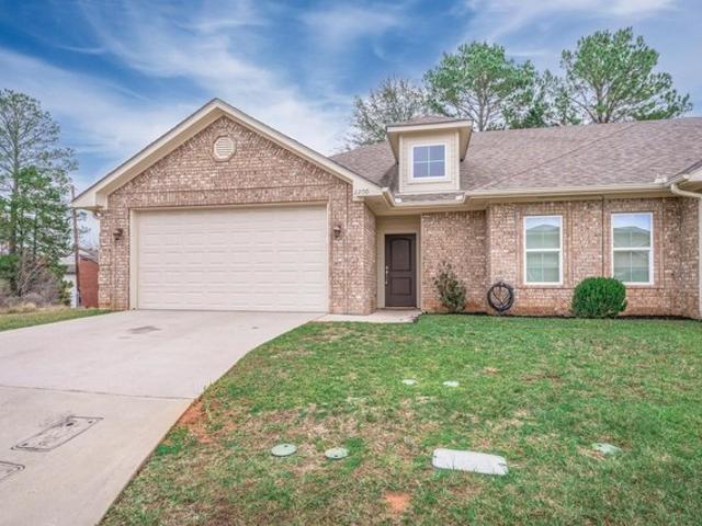 Townhouse for sale in Longview, Texas