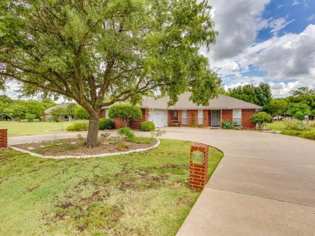 House for sale in Whitney, Texas