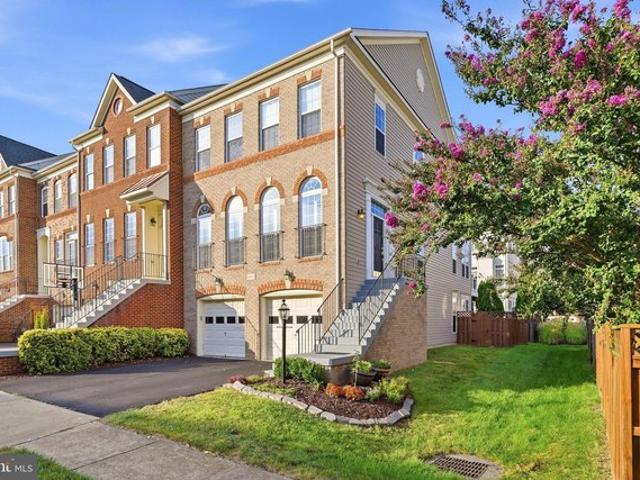 Townhouse for sale in Virginia