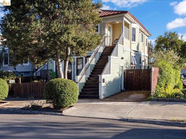Condo for sale in Oakland, California