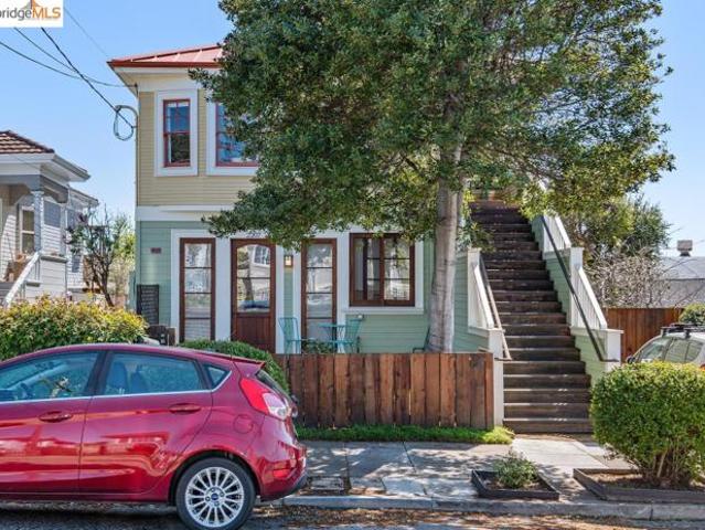 Condo for sale in Oakland, California