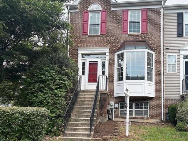 Townhouse for sale in Crofton, Maryland