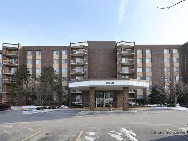 Condo for sale in Lombard, Illinois