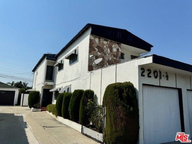 House for sale in Mid-City, Los Angeles