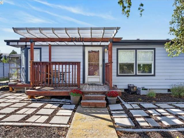 House for sale in La Grande, Union County