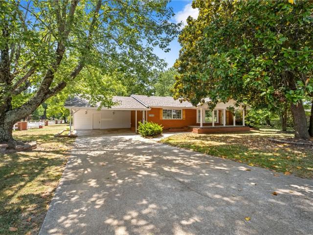 House for sale in Siloam Springs, Benton County