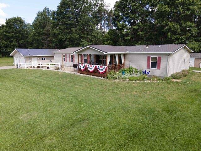 House for sale in Sanford, Michigan