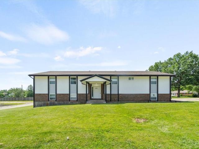 Commercial for sale in Harrisonville