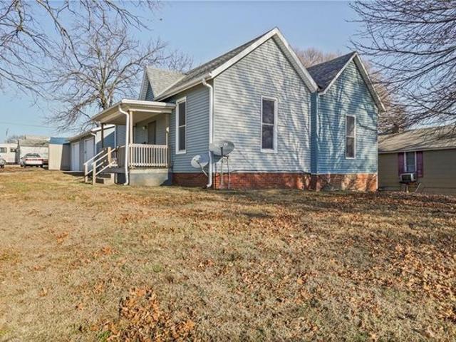 House for sale in Higginsville, Missouri