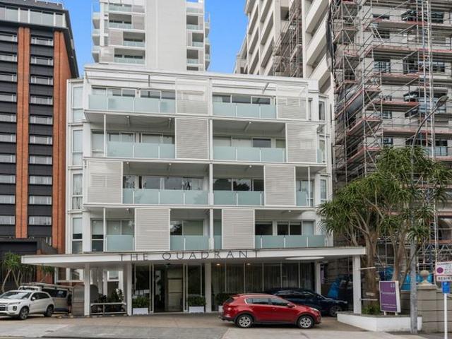 Apartment for rent in Te Tōangaroa, Auckland