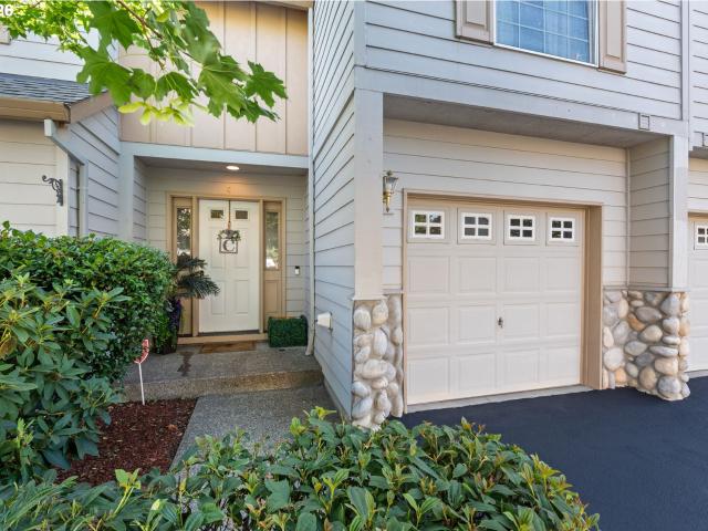 Condo for sale in Tualatin, Washington