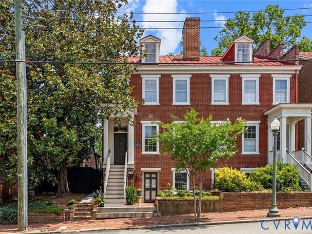 Townhouse for sale in Virginia