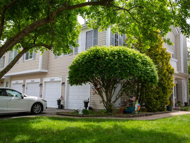 Condo for sale in Elgin Condo for sale in Elgin